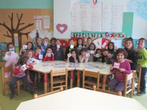 Foto gruppo Bambini che hanno realizzato la tombola