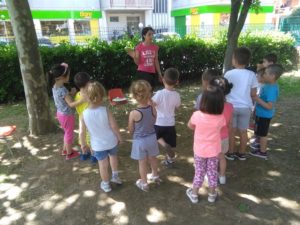 Circle-time in giardino