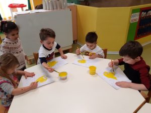 Bambini che pitturano Sezione B_1